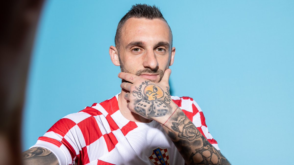 FIFAWorldCup's tweet photo. Selfies at the #FIFAWorldCup are a must. 🇭🇷 https://t.co/jM5z5gZHIt