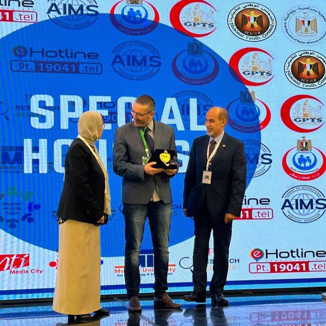 RodrigoZacca's tweet photo. Thank you Egypt 🇪🇬
III International Scientific Conference for Faculty of #PhysicalTherapy - MTI University
📌Cairo, 2022
@mtiuniversityeg
@UPorto
#FADEUP
#CIAFEL
#ITR
#Research
#Exercise
#Health
#SportSciences https://t.co/I8rg1V4oVc
