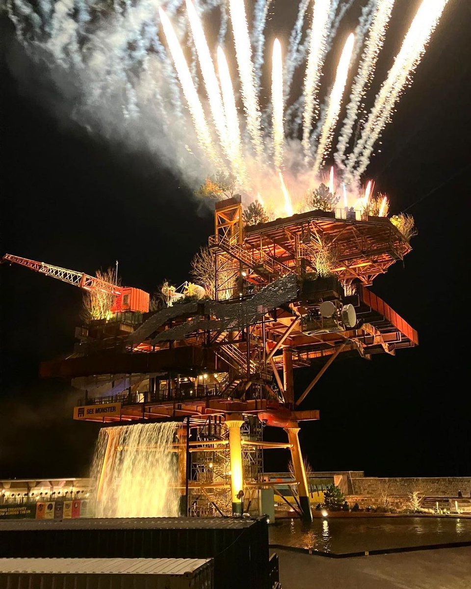 unboxed2022's tweet photo. Farewell SEE MONSTER 👋
How fabulous did @seemonsteruk look on Friday night to mark the project coming to a close with a special lighting and firework moment in Weston super Mare, in partnership with The Grand Pier ✨
#UNBOXED2022 #SEEMONSTER #WestonSuperMare https://t.co/d7rU7kApI6