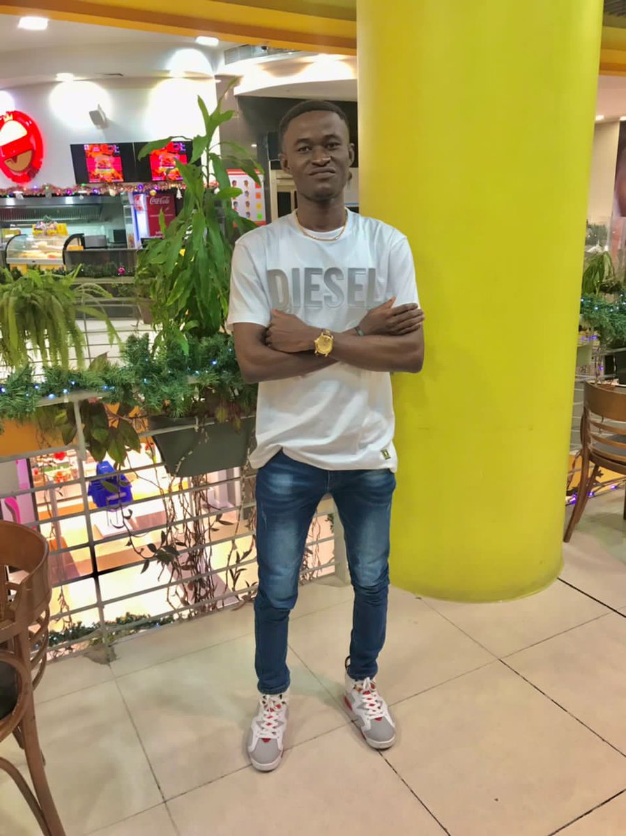 bilare_john's tweet image. Gardons un bon sourire pour les personnes qui nous sont sincères dans la vie, comme dans les affaires. 
L'homme est un loup pour l'homme, le disait Thomas Hobbes.