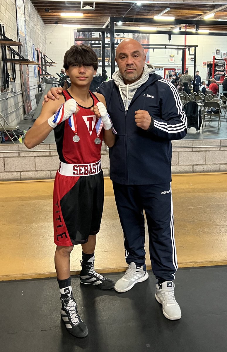 mastermitter's tweet photo. Sebastian Beltran Barajas Silver Gloves state champion!!!! Two fights two dominating wins. One 1st round stoppage!!!! It’s how we roll. #MobBoxing #mmfmob #proudcoach #youcantfuckwithus #toomuchforyou https://t.co/t7bpbZCUm8