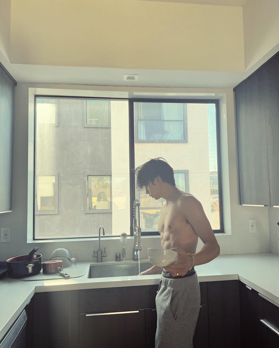 JAHVER's tweet photo. late morning cereal https://t.co/LFd4F3C9jT
