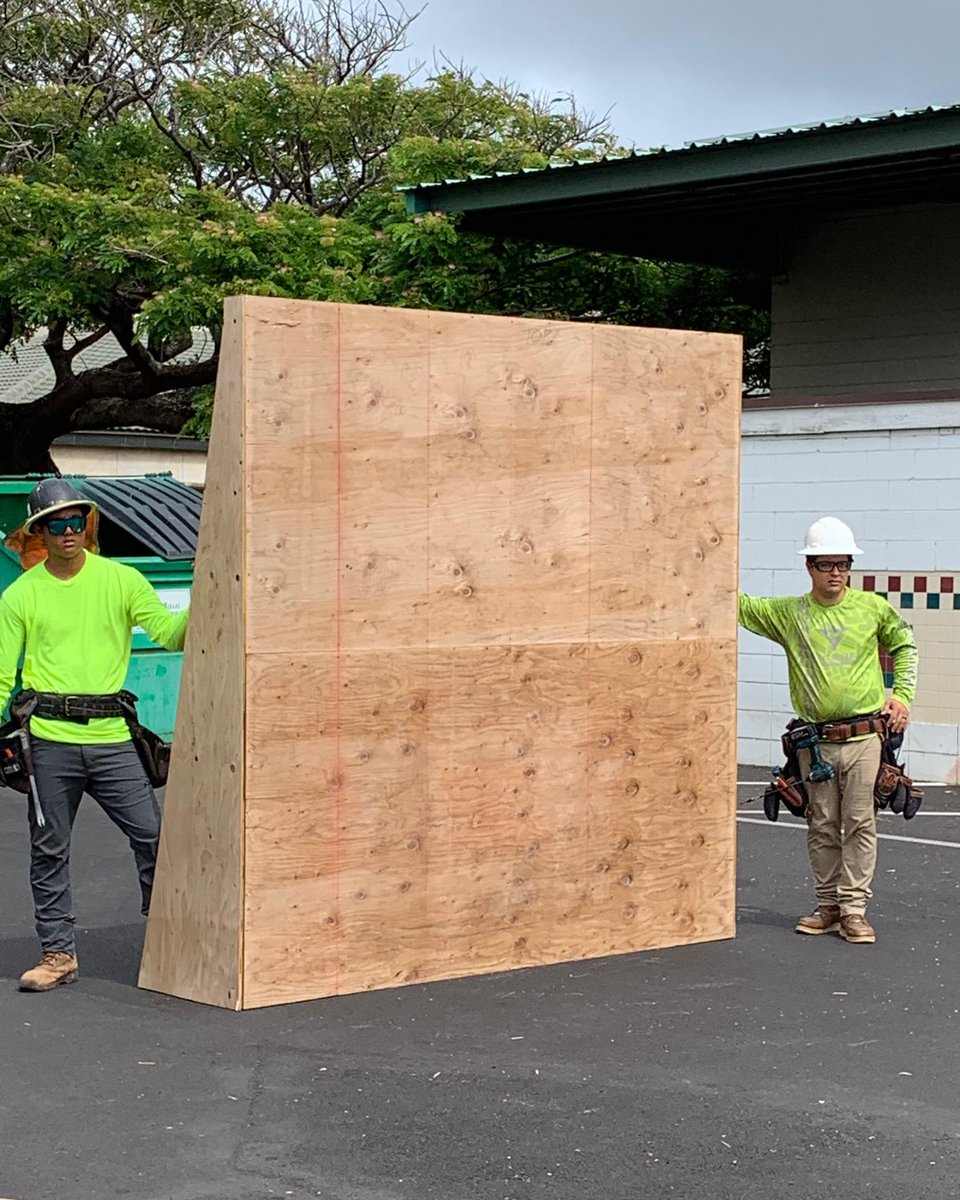 #ScenerySunday brought to you by Maui apprentices Elijah Engoring and Torey Knight 🤙👷 
.
.
#hcatfhawaii #apprentices #hawaiicarpenters