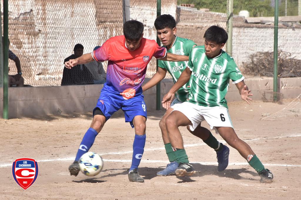 #Fútbol ⚽️ REGIONAL AMATEUR
Final del primer tiempo, el tricolor gana con un doblete de Tello.

FECHA 6
#LibertadSC 1
#Cachorros 2