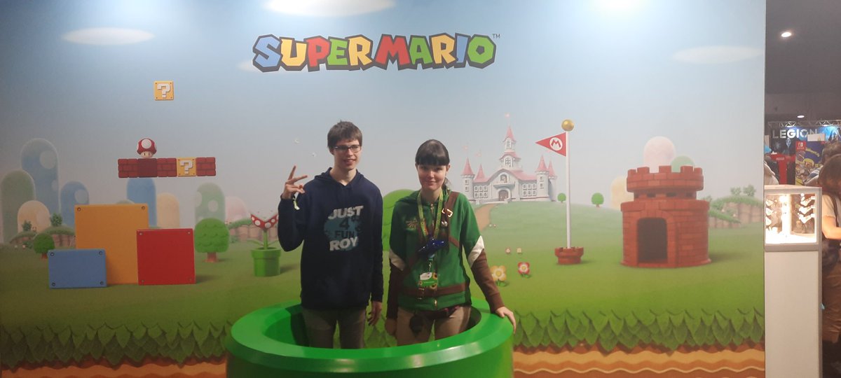 Just4FunRoy's tweet photo. Wat was dit een toffe dag dutch comic con 2022 samen met Dominique ook zijn we een kijker tegen gekomen🤍🔥#dcc #SuperMario #Utrecht #jaarbeurs #twitchstreamer #fntc_member https://t.co/FYudLcWkGb