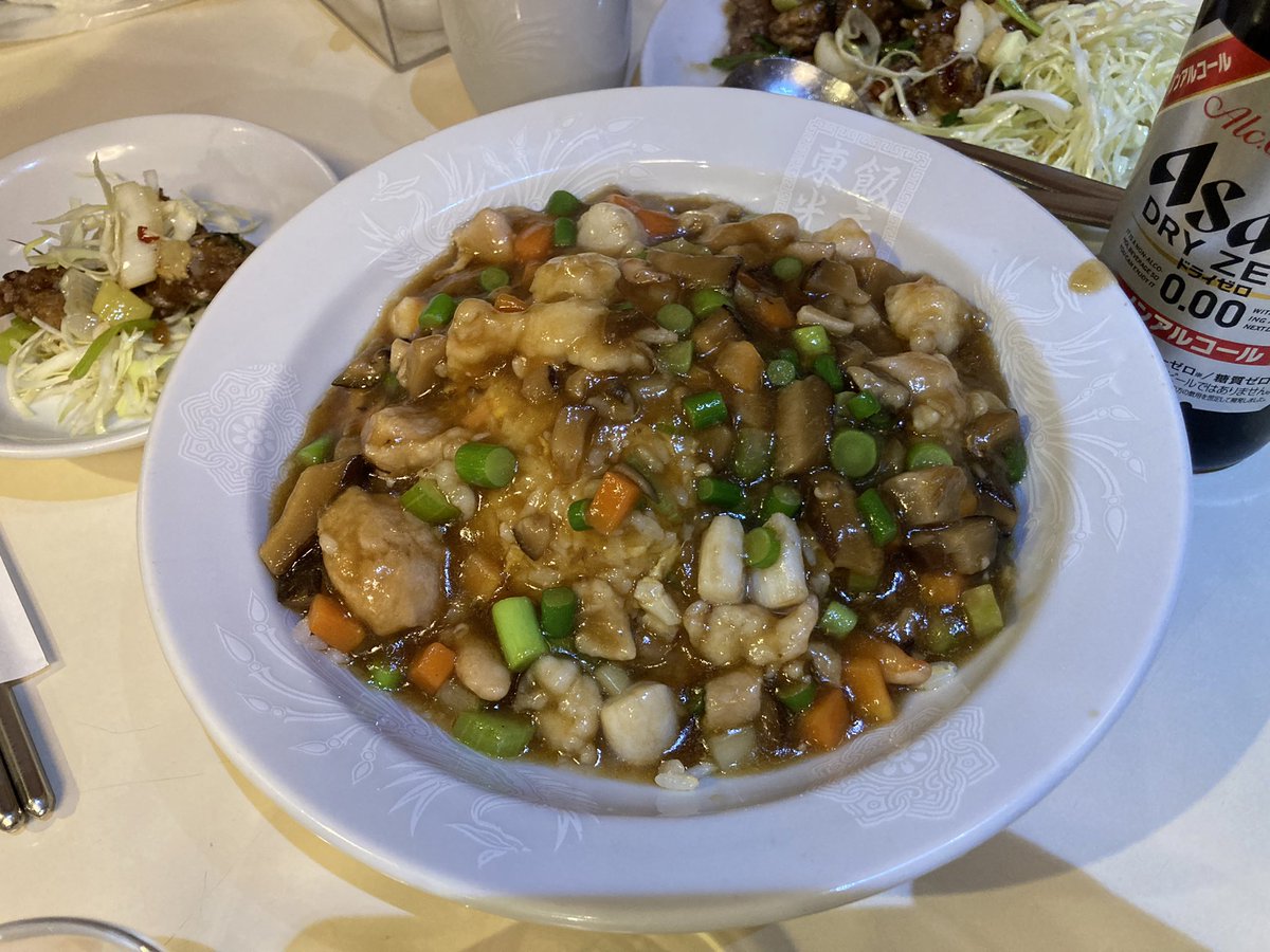 WhiteArrow_781's tweet photo. 土曜のランチは横浜中華街の東光飯店🐉
レバー揚げ、東光炒飯、坦々麺、小籠包（写真なし）どれも美味しい😋 https://t.co/CfoUtkXaRK