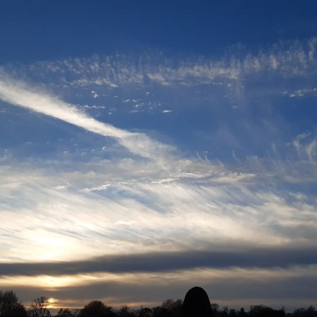 lunderscoreh's tweet photo. Sudbury skies
#sky #alwayslookingup #bluesky #clouds https://t.co/HOTjt1oaFZ