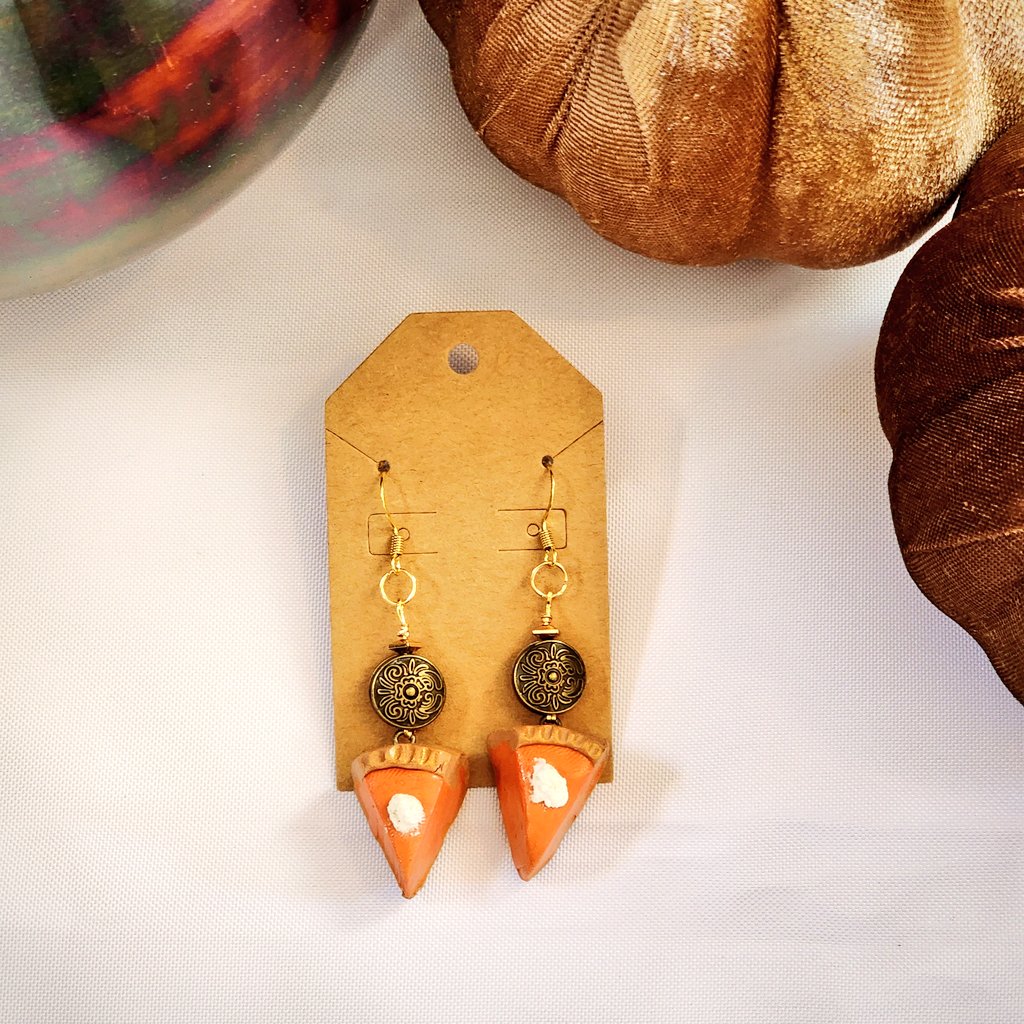 ultradesigns18's tweet image. Thanksgiving earrings - available now 🦃🥧