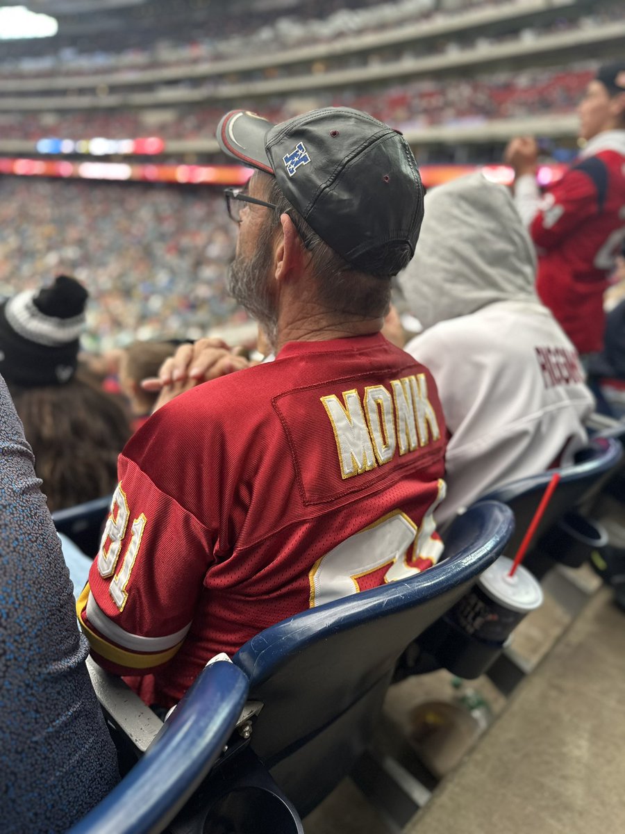 ellierosetx's tweet photo. I don't love the Commanders right now because of *everything* going on. But I enjoyed today because this guy enjoyed today. #HTTC #Commanders #WASvsHOU https://t.co/dbb8G3Pzs5