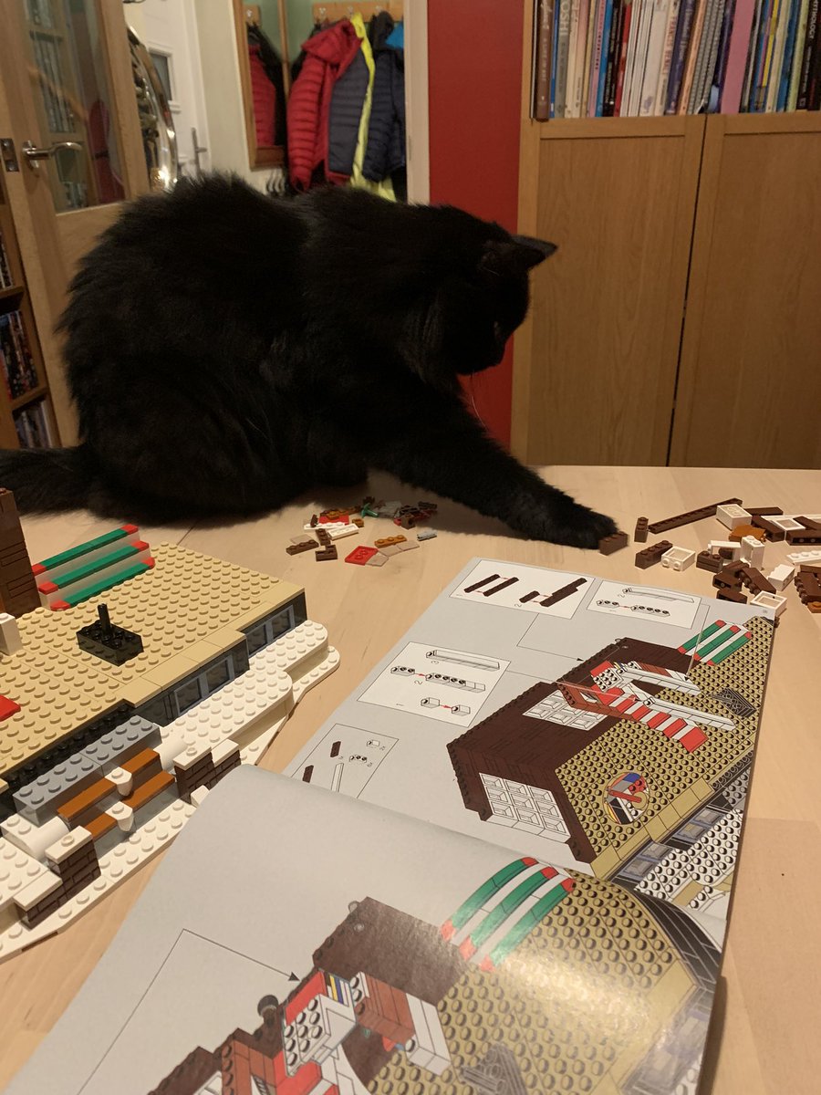 krustophalus's tweet image. Who could have predicted this? #Nothelpful #LEGO