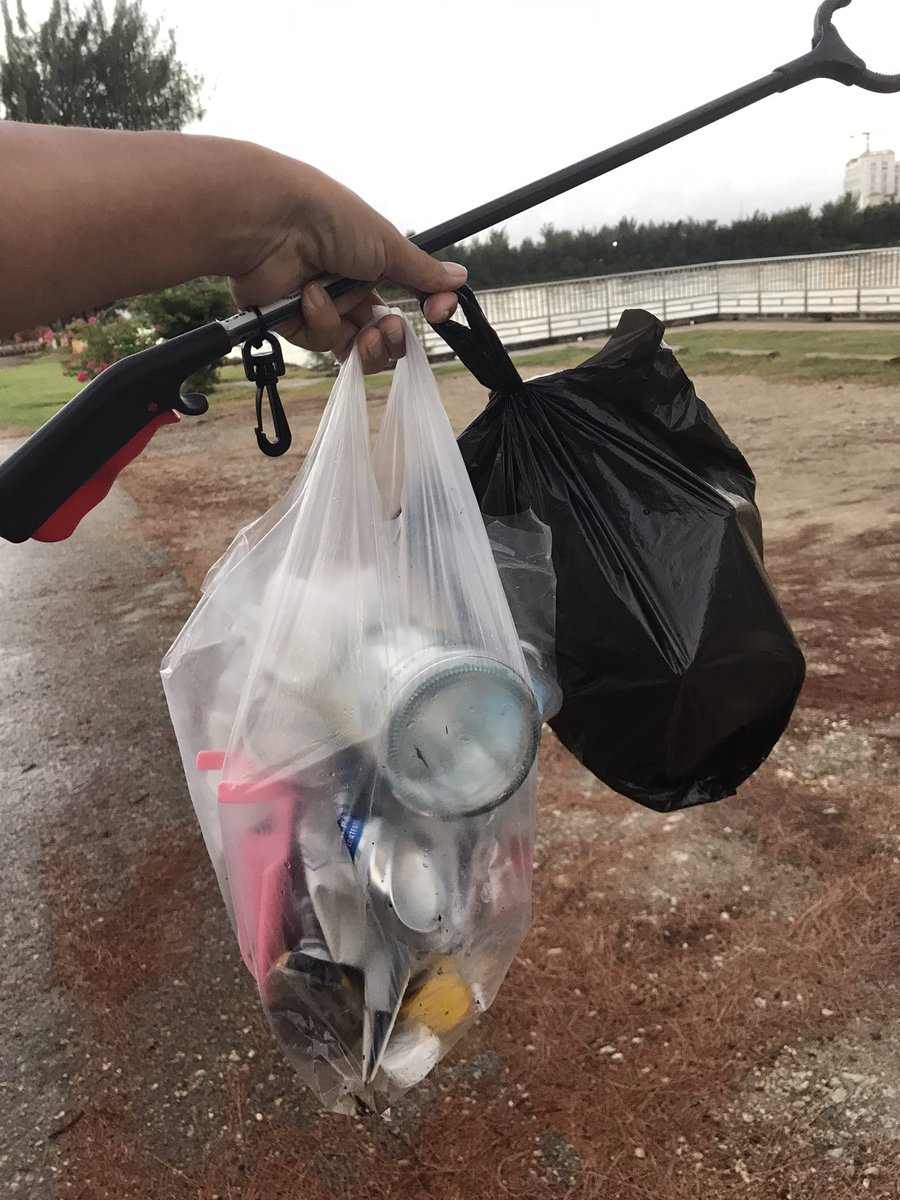 meidive1968's tweet photo. 【Day 122】Challenge to post every day🙄
I'm sorry that the video is dark even if I shoot a sea turtle because the sunrise is late.
There is a lot of trash after the weekend.

#islandkeeperscnmi #trashpickup #cleanup #volunteer #seaturtles
#ゴミ拾い #ボランティア #ウミガメ https://t.co/J2Ezkmc1bR
