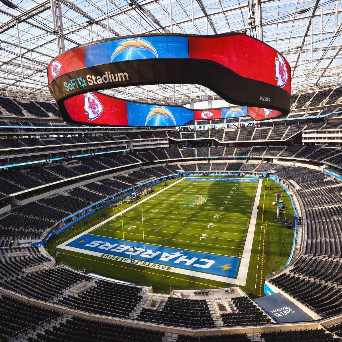 Chiefs's tweet photo. Today's office 📍 https://t.co/ok0nz0fqPq