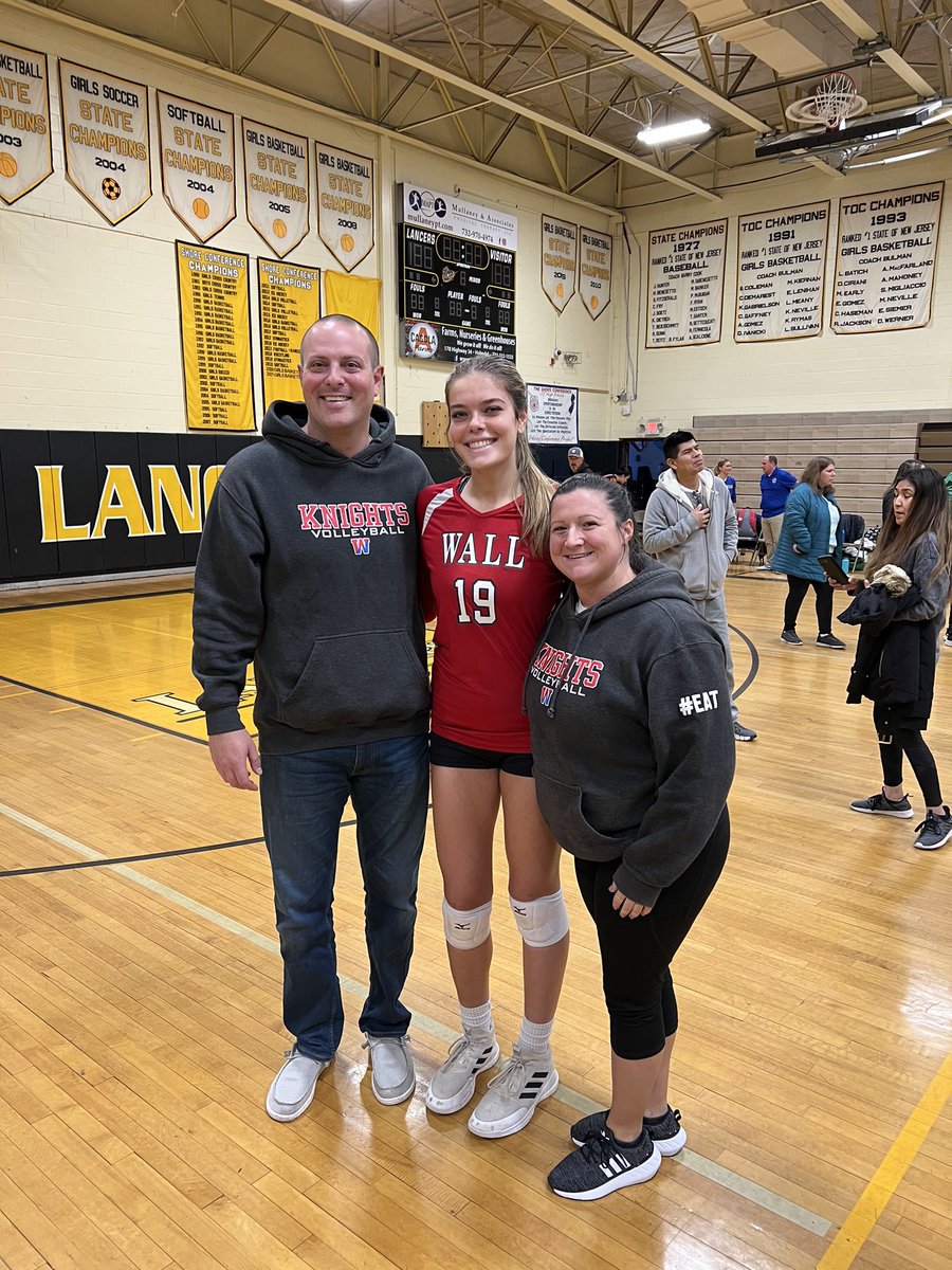 Wall Volleyball tweet media