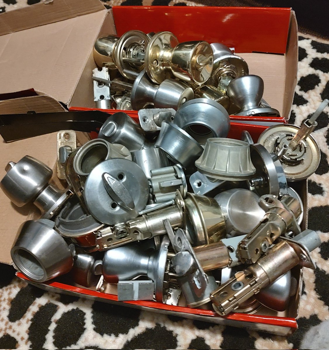 Aaron_DidgeMan's tweet photo. Whenever I'm dating a guy, and it seems like things are going well, that usually means I'm going to have to replace the locks in about a week or two...
This is JUST 2022... I think it's time to save money and splurge on an electric lock where I can just change a pin code. https://t.co/hWNMo5rey1