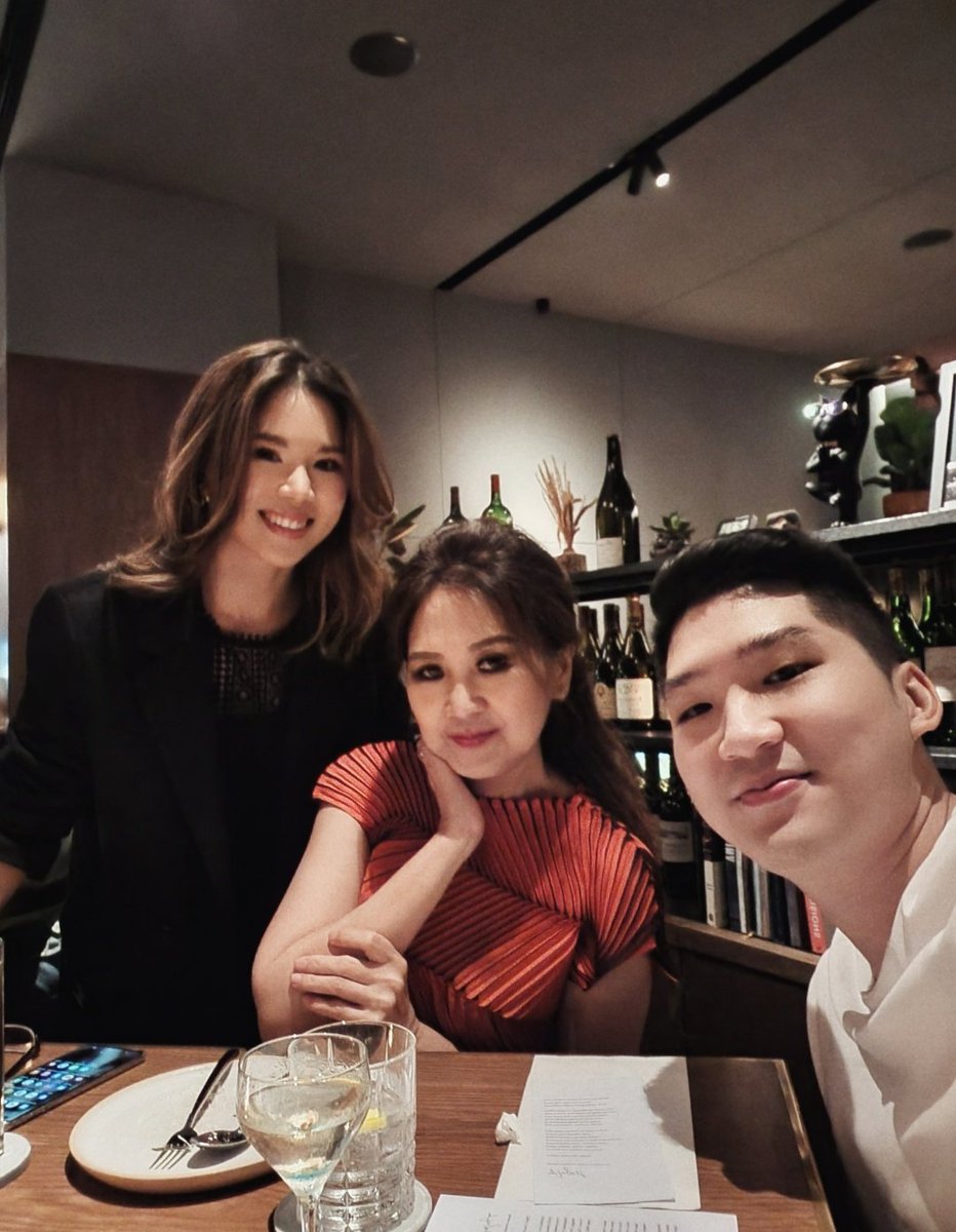 Happy birthday to our wonderwoman. #fambam