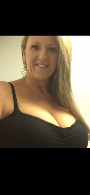 RT if you like milf like me ! Classy by day, Sexy  and naughty as fuck by night 😈😈 https://t.co/O822