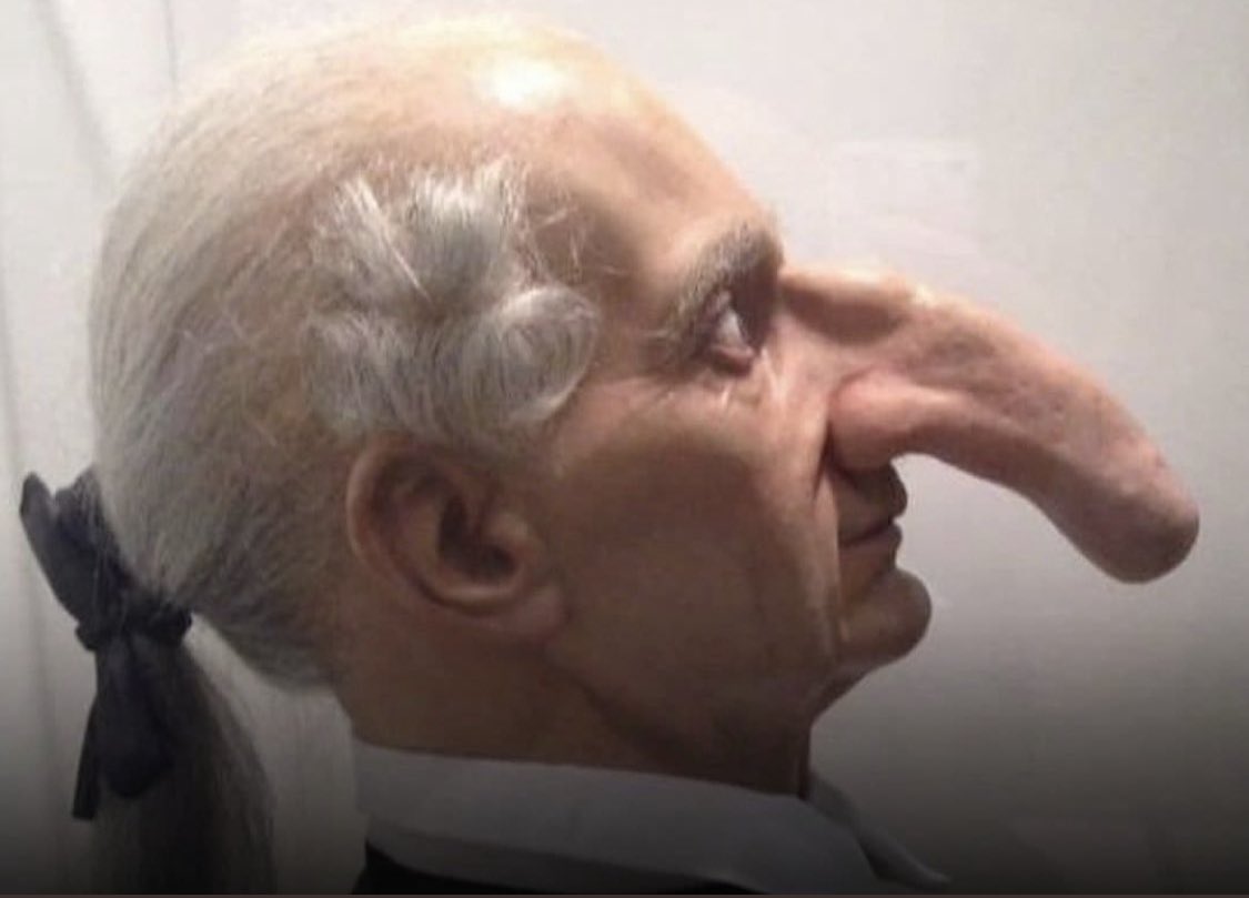 TeamFallowwBack's tweet image. This looks like #terroristaliyev biological creator. @presidentaz