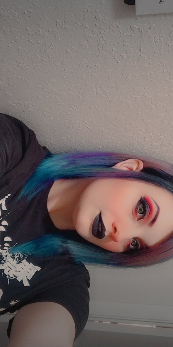 AryaPaige's tweet photo. Eh I did a thing. Now I feel like a galaxy. https://t.co/PMf6MYoomr