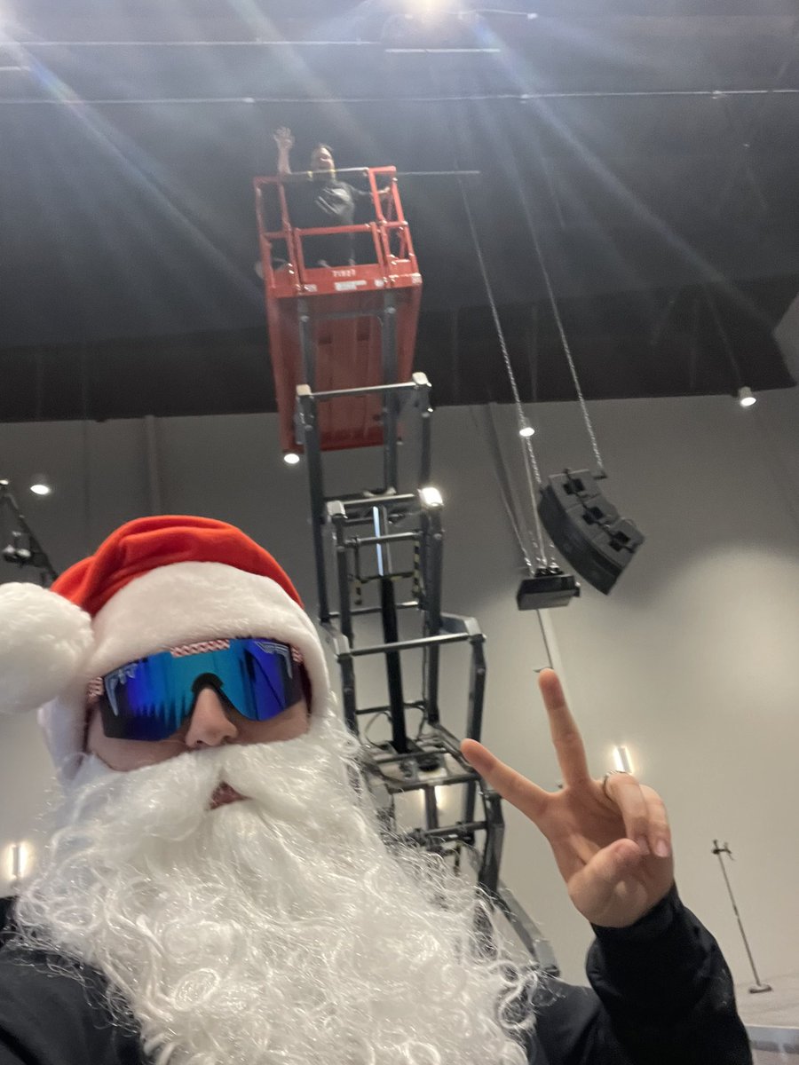 kendallharness's tweet photo. We ready. #ChristmasAtThatChurch2022 https://t.co/mmOuJ4uwWr
