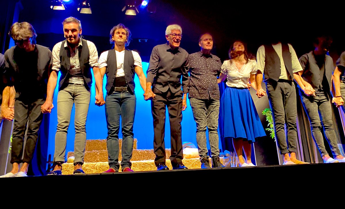 Vallesenca's tweet photo. @cmcpoblenou Per Molts Anys! M’heu fet Sentir un rebombori extrem d’emocions! De debó! Ho heu fet molt bé!
Amb Permís:
#lAtlantida
#ZimZam
#BaralladeGalls
#LaBuidordelPoeta
#LoCordelhomeesunaMar
#OmbresiMaduixes
#VOiM
#Verdaguer
@Obeses ❤️ https://t.co/FQcMnvaWxW