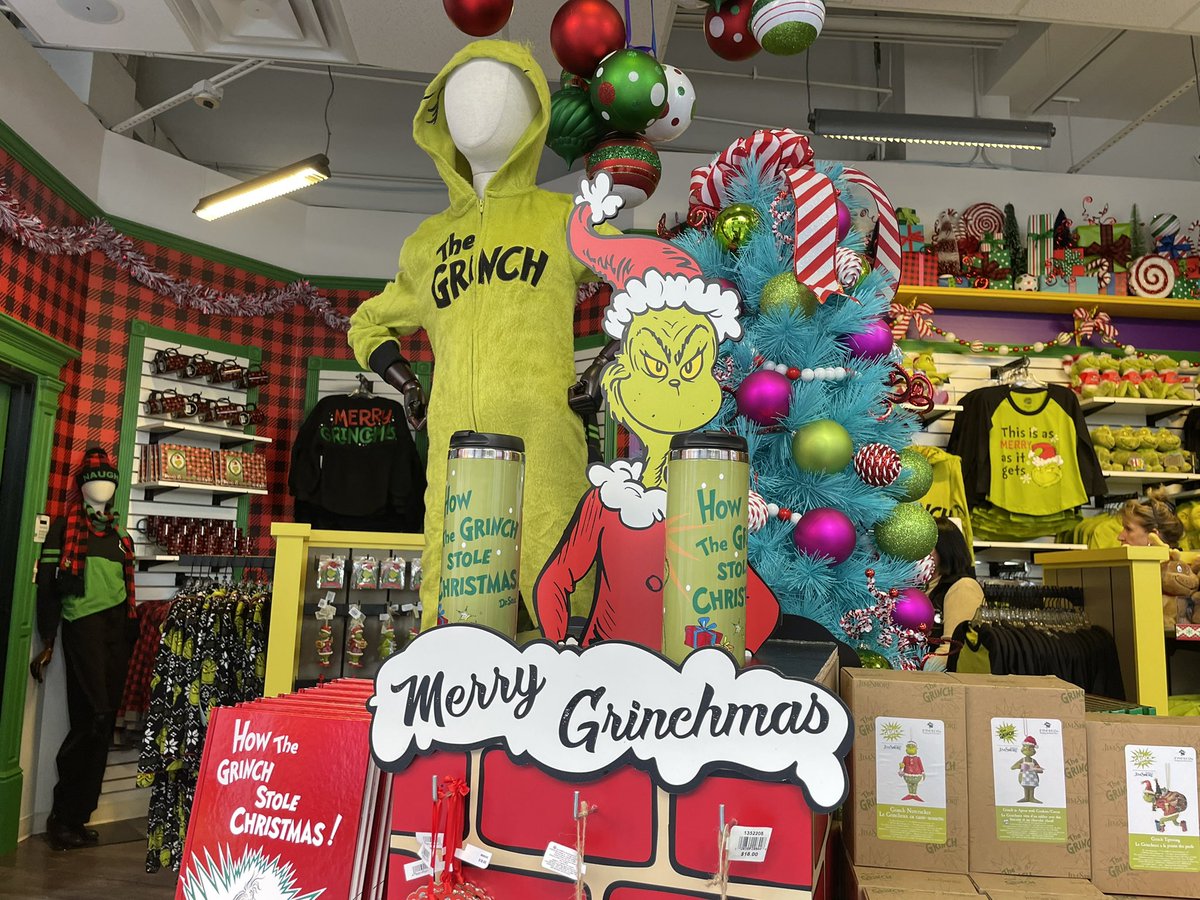 insideuniversal's tweet photo. A store dedicated to Grinchmas merch is now open at CityWalk! @UniStudios https://t.co/KOyHW0ImOD
