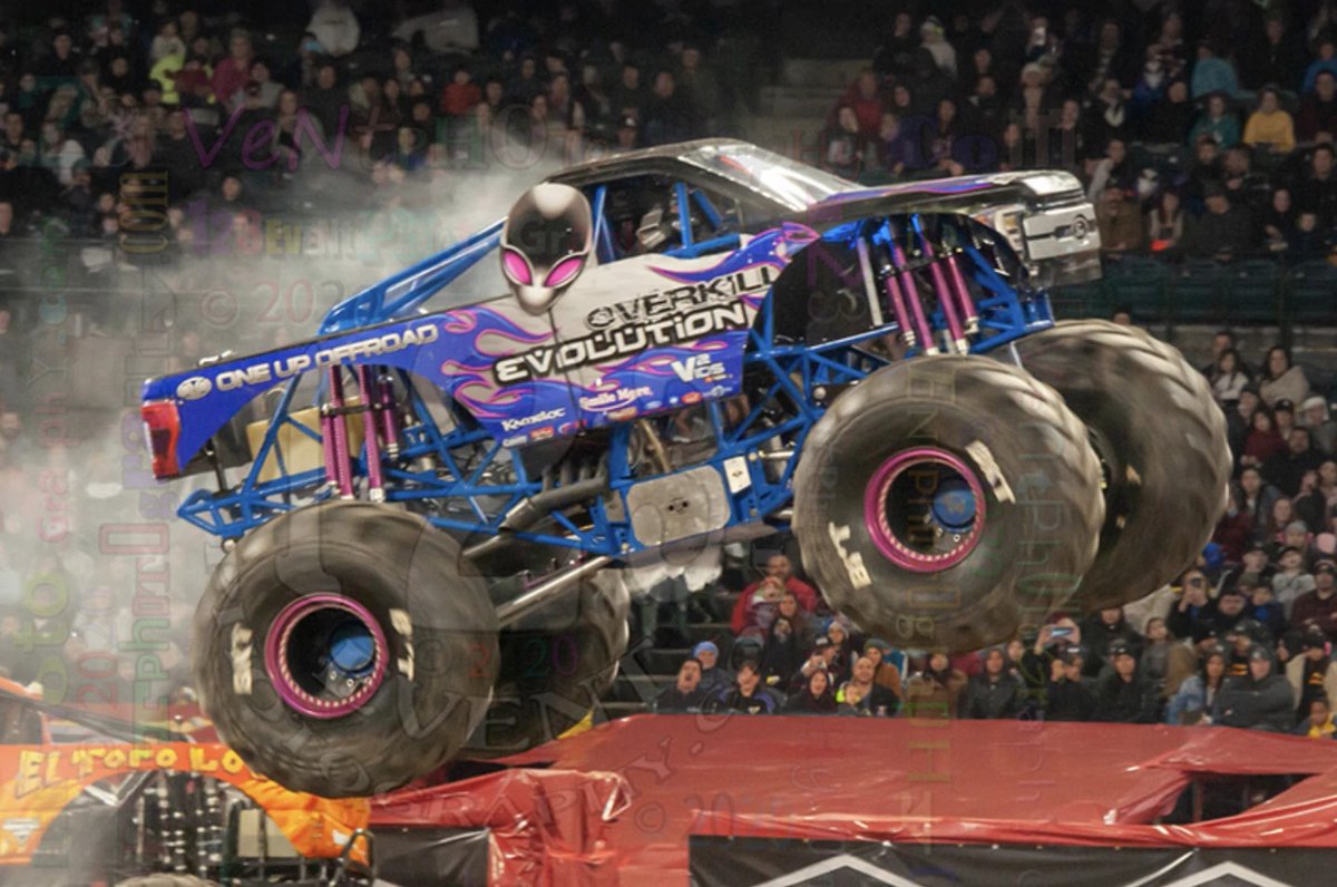 RyanMcMillin10's tweet photo. Overkill Evolution then vs now
#OverKillEvolution
#MonsterJam https://t.co/j9ClDy1l00