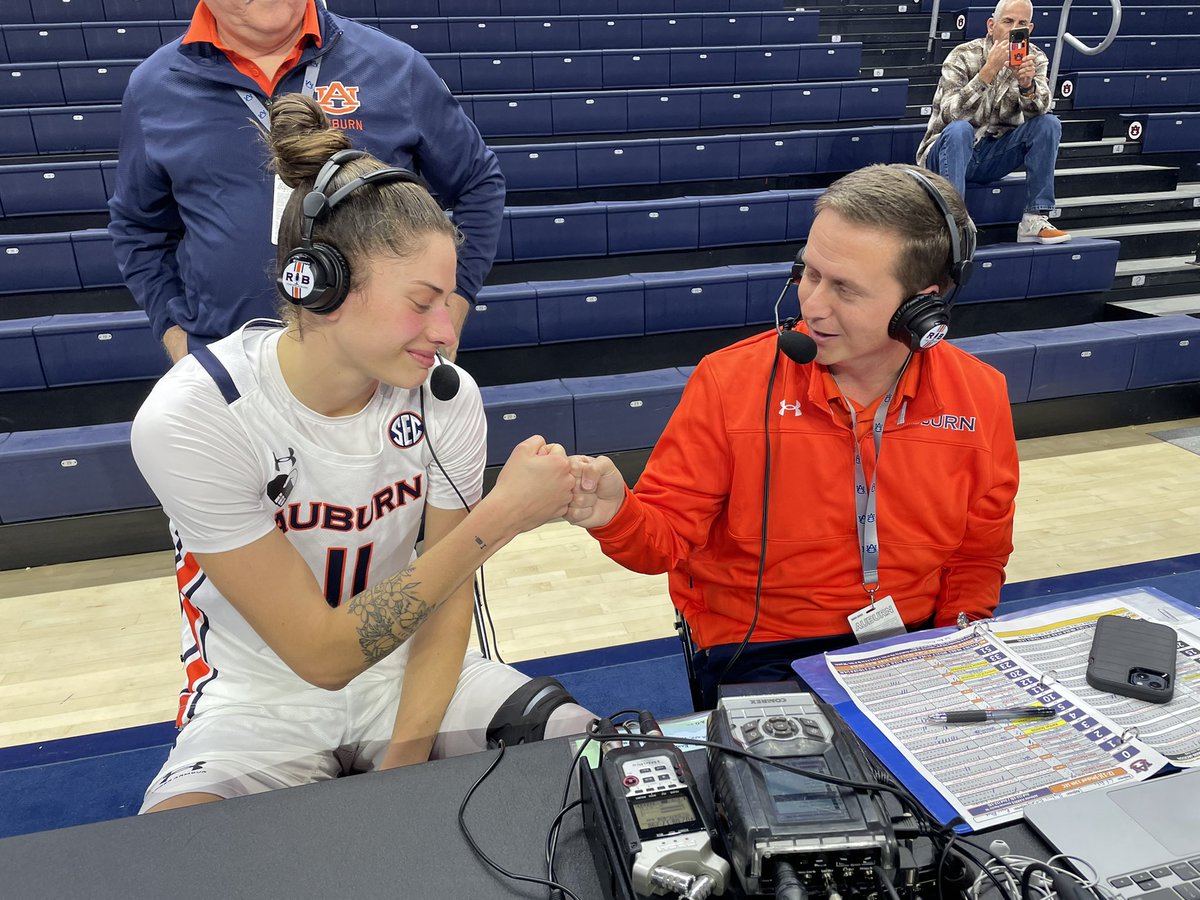 First career double-double with 16 points and 11 rebounds - Romi Levy is our Player of the Game! 

#WarEagle | #LGTW