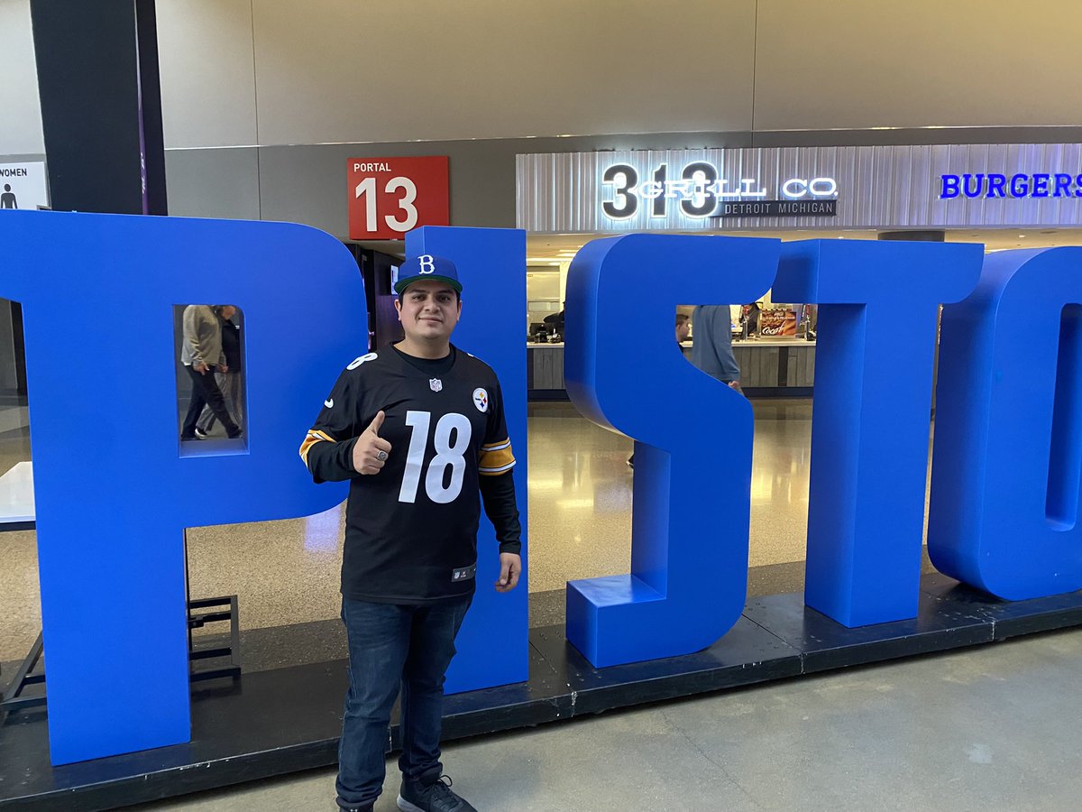 Linces18's tweet photo. #tupasecompleto @adevaldes @EnriqueBurak @pepesegarra @TUDNMEX apoyando a mis Steelers con todo https://t.co/HpT5b5my0S