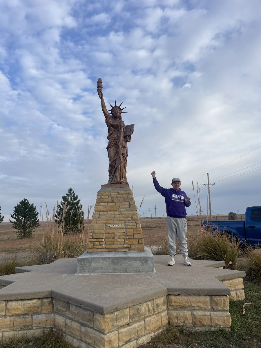 cookcasey's tweet photo. @KatieSchmitt94 Did you hit both landmarks? My son and I did on a road trip about a month ago. https://t.co/aKBQgFUJ7t