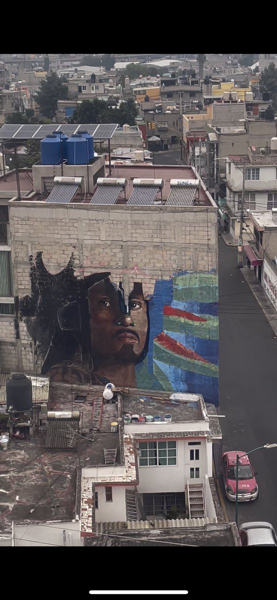 En Iztapalapa están haciendo un mural de <a href="/TenochHuerta/">Tenoch Huerta Mejía</a> que puede verse desde el cablebús #Namor #WakandaForever