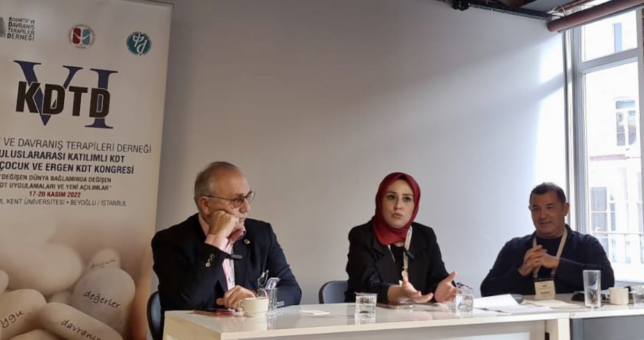 seydabetulkilic's tweet photo. Çift terapilerinde üçüncü nesil yaklaşımlar başlığında çok verimli bir paneldi. #kdtd https://t.co/CdguPNTvOb