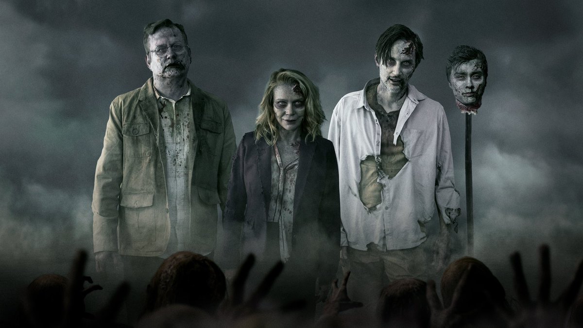 TWalkingDWorld's tweet photo. Ryan Reynolds tweeted a photo of Milton, Andrea, Gareth, and Rodney as walkers teasing “tonight”

What’s going on???

#TheWalkingDead https://t.co/bm65L0ojYz