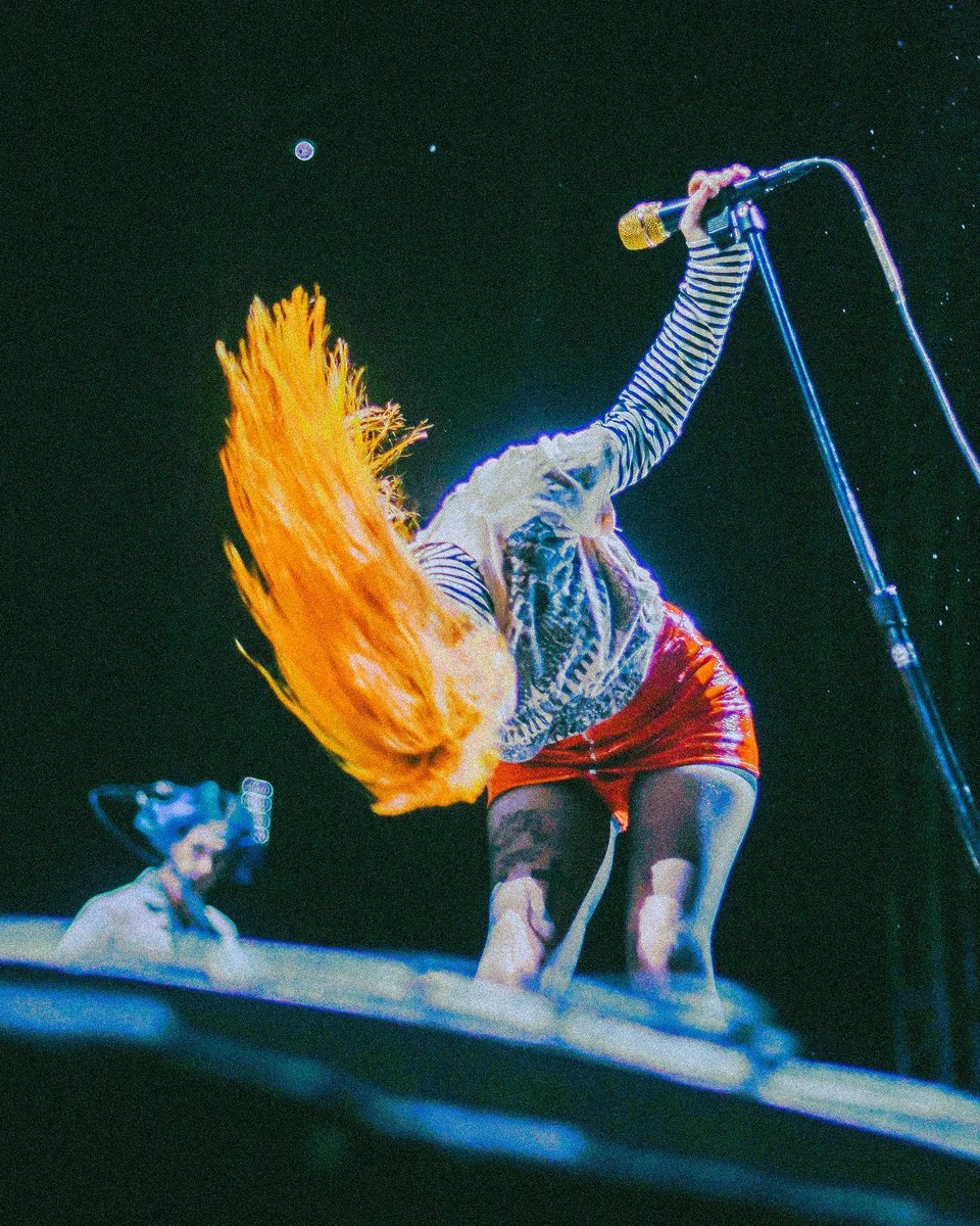 ELR - Escena Latinoamérica Radio by Match (@elrbymatch) on Twitter photo Qué noche la de anoche con <a href="/paramore/">paramore</a> en el escenario del <a href="/CoronaCapital/">Corona Capital</a> 🔥
📷 <a href="/pantone7548c/">m ✶ j</a> Qué noche la de anoche con <a href="/paramore/">paramore</a> en el escenario del <a href="/CoronaCapital/">Corona Capital</a> 🔥
📷 <a href="/pantone7548c/">m ✶ j</a>