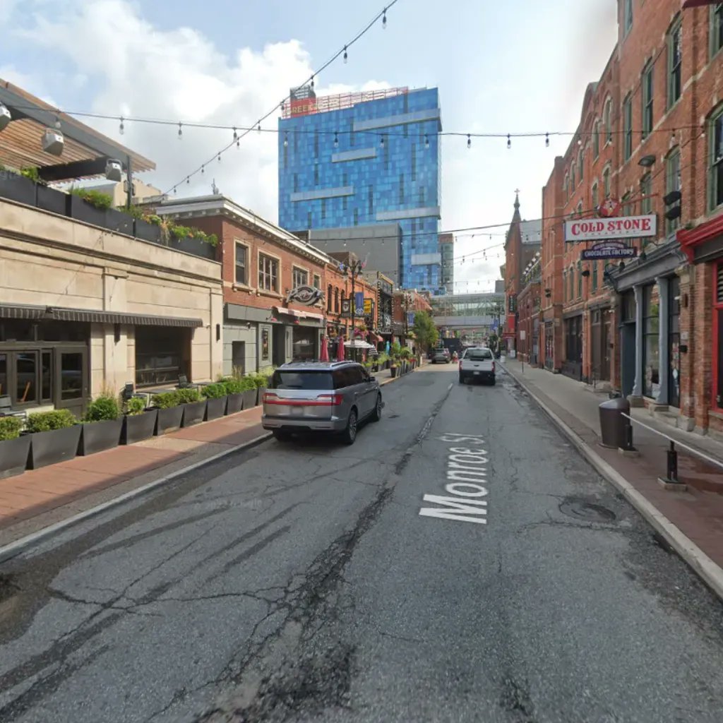 wlldvs's tweet photo. Monroe Street (Detroit, Michigan) https://t.co/LMyXvQuSIO