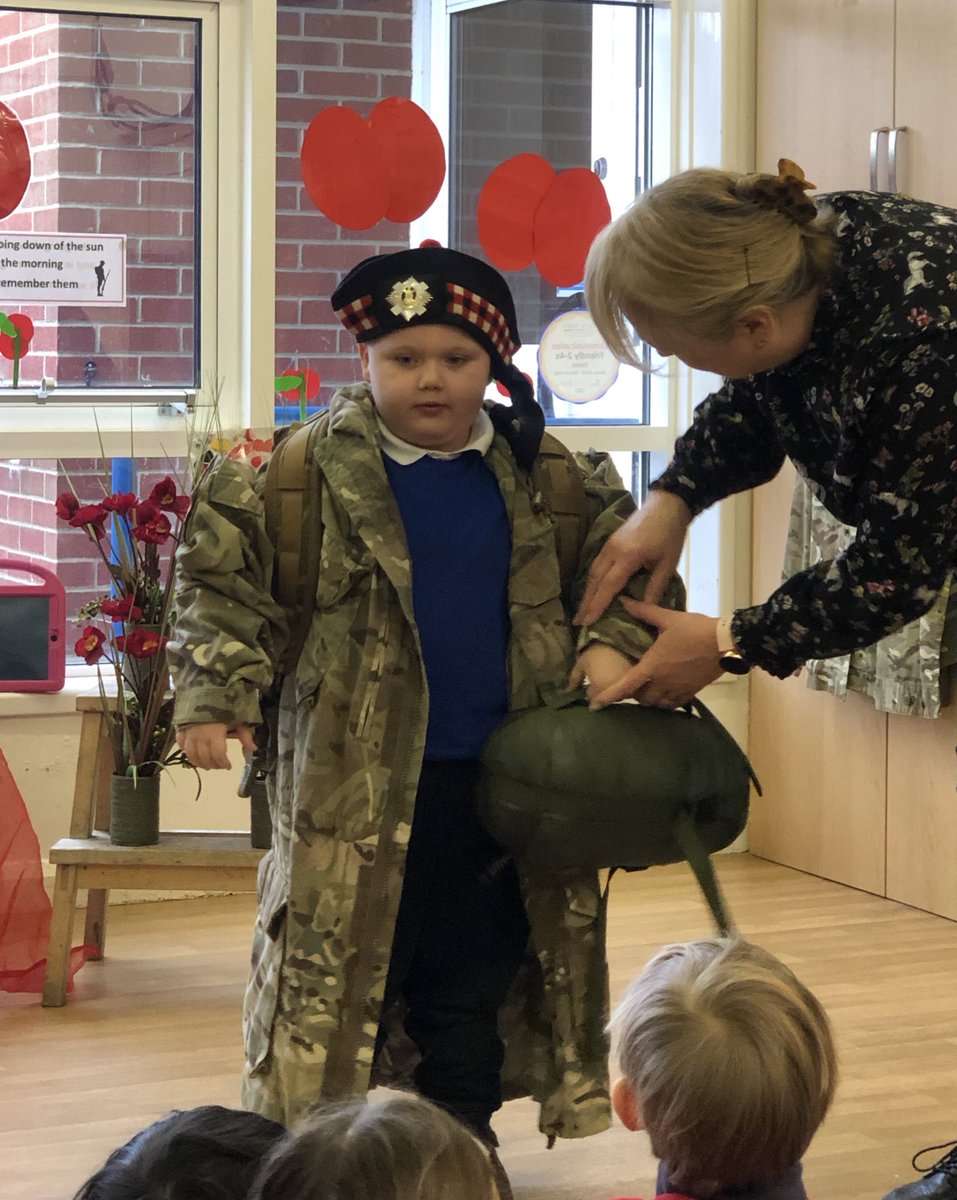 The nursery children enjoyed looking at Mrs Tudor’s special medals and trying on her uniform on Remembrance Day. Thank you for sharing these with us all 🎖🌈