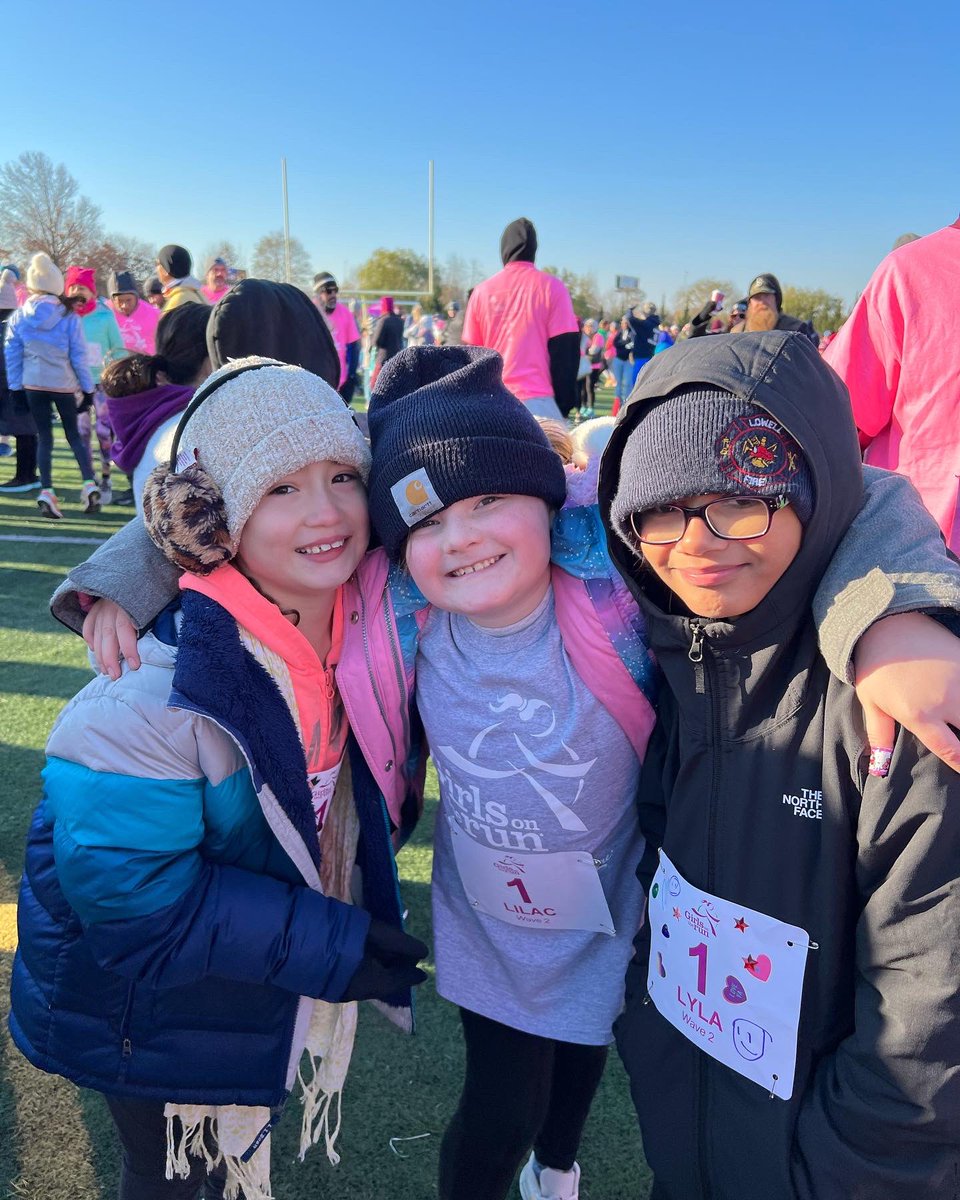 PyneArtsLPS's tweet photo. Congratulations to the Pyne Arts elementary Girls on the Run team for completing their 5K today! It was a chilly and windy morning but they brought smiles and positivity to the race! #GOTR https://t.co/KCRCsUirCW