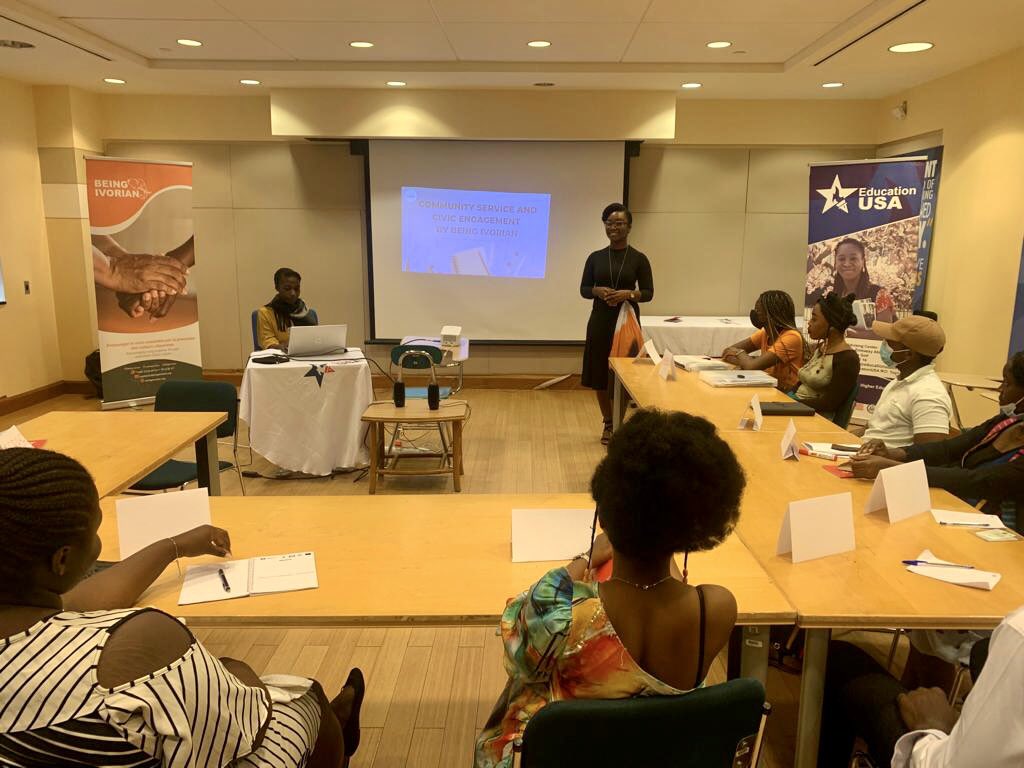 BeingIvorian's tweet photo. Retour en images sur la session de formation portant sur l’engagement civique organisée par EducationUSA en partenariat avec Being Ivorian. 
La session s’est tenue le mardi 08 novembre 2022 à l’ambassade des États Unis Abidjan. 

#beingivorian #beinginspired #civ https://t.co/qM0MYRFQNb