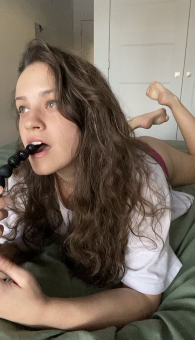 just posted a free anal bead video to OF 🤜 my butthole was desperate for it https://t.co/XgY66AkLgD