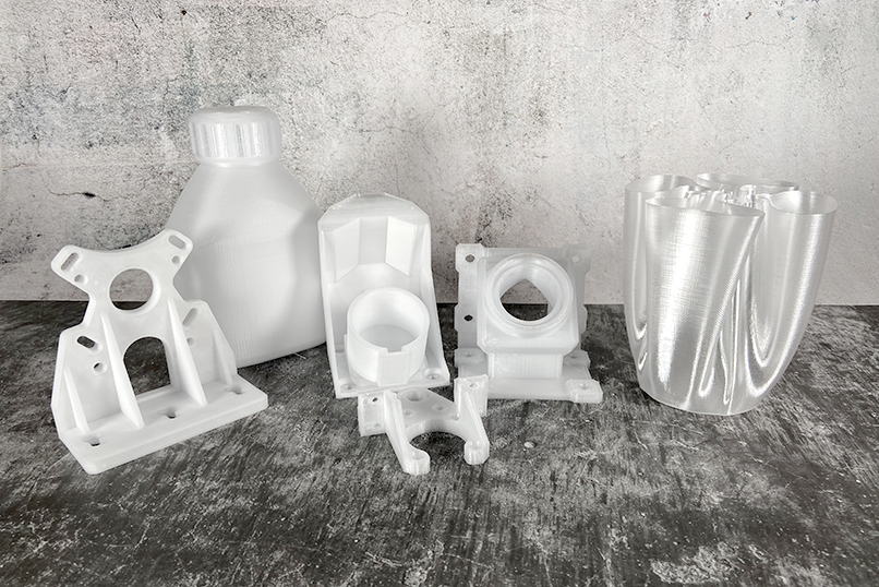 Fiberlogy CPE HT is a modern co-polyester that stands out for its high mechanical and temperature resistance. As member of the polymer's family, which includes PET-G and PCTG, it surpasses them in terms of resistance to elevated temperatures, even up to 110°C. #3dprinting