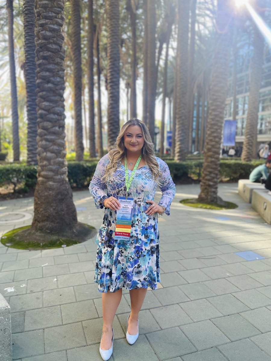 Ms_Barbosa20's tweet photo. That’s a wrap! Incredibly grateful to attend AND present at the @ncte convention. I learned SO much, met brilliant educators, &amp; am bringing back too many books to fit in my suitcase😂 Can’t wait to share what I’ve learned with my students &amp; be an even better teacher for them🍎❤️ https://t.co/lF3ru8M1KJ