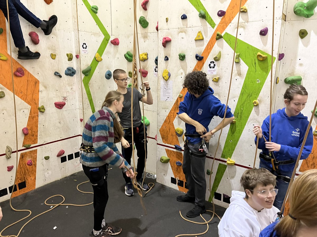 KilmacolmScouts's tweet photo. A fun Sunday evening for Explorers at The Bield in Paisley doing archery and climbing wall activities. 

Thanks to JNI Scouts for providing their hall, instructors, time and hospitality. https://t.co/klXLHVfzQD