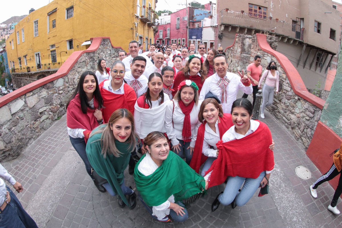 MarthaDelgadoZ's tweet photo. Con motivo de la Conmemoración del Aniversario de la Revolución Mexicana, la Secretaría del H. Ayuntamiento, participamos en el tradicional Desfile del 20 de noviembre, recorriendo las calles de nuestra ciudad Capital. https://t.co/abs7eBgqQD