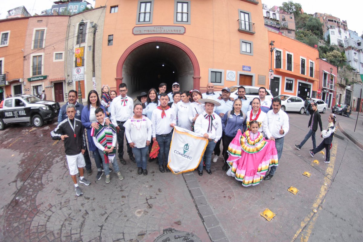 MarthaDelgadoZ's tweet photo. Con motivo de la Conmemoración del Aniversario de la Revolución Mexicana, la Secretaría del H. Ayuntamiento, participamos en el tradicional Desfile del 20 de noviembre, recorriendo las calles de nuestra ciudad Capital. https://t.co/abs7eBgqQD