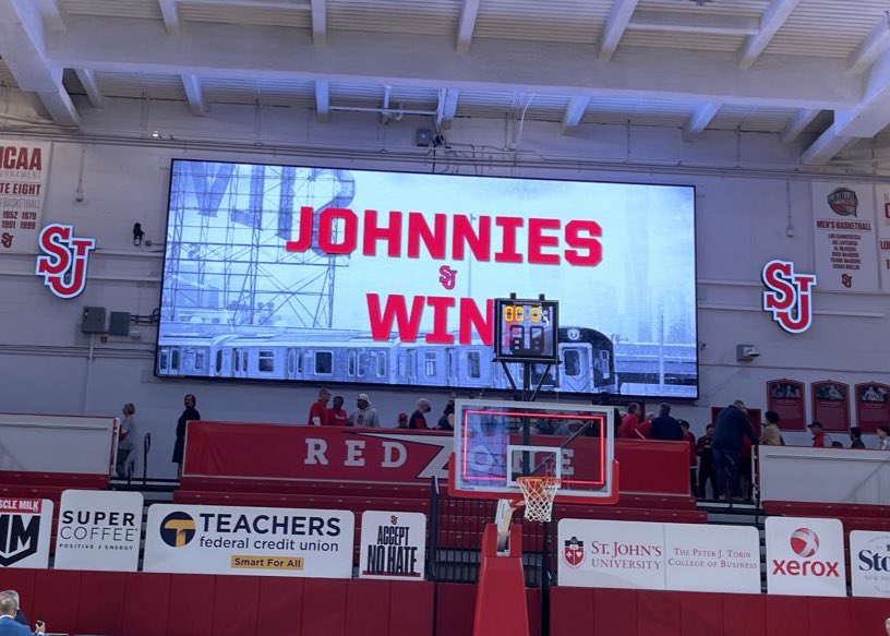 JohnADiffley's tweet photo. Great week @StJohnsU 6 days … 6 straight home events… 6 Wins !!  @StJohnsBBall @StJohnsWBB @StJohnsVB … thank you facilities ops, event staff, marketing, communications, ticketing, Dance, Cheer and Band!!!! https://t.co/B5hxVxvV2U