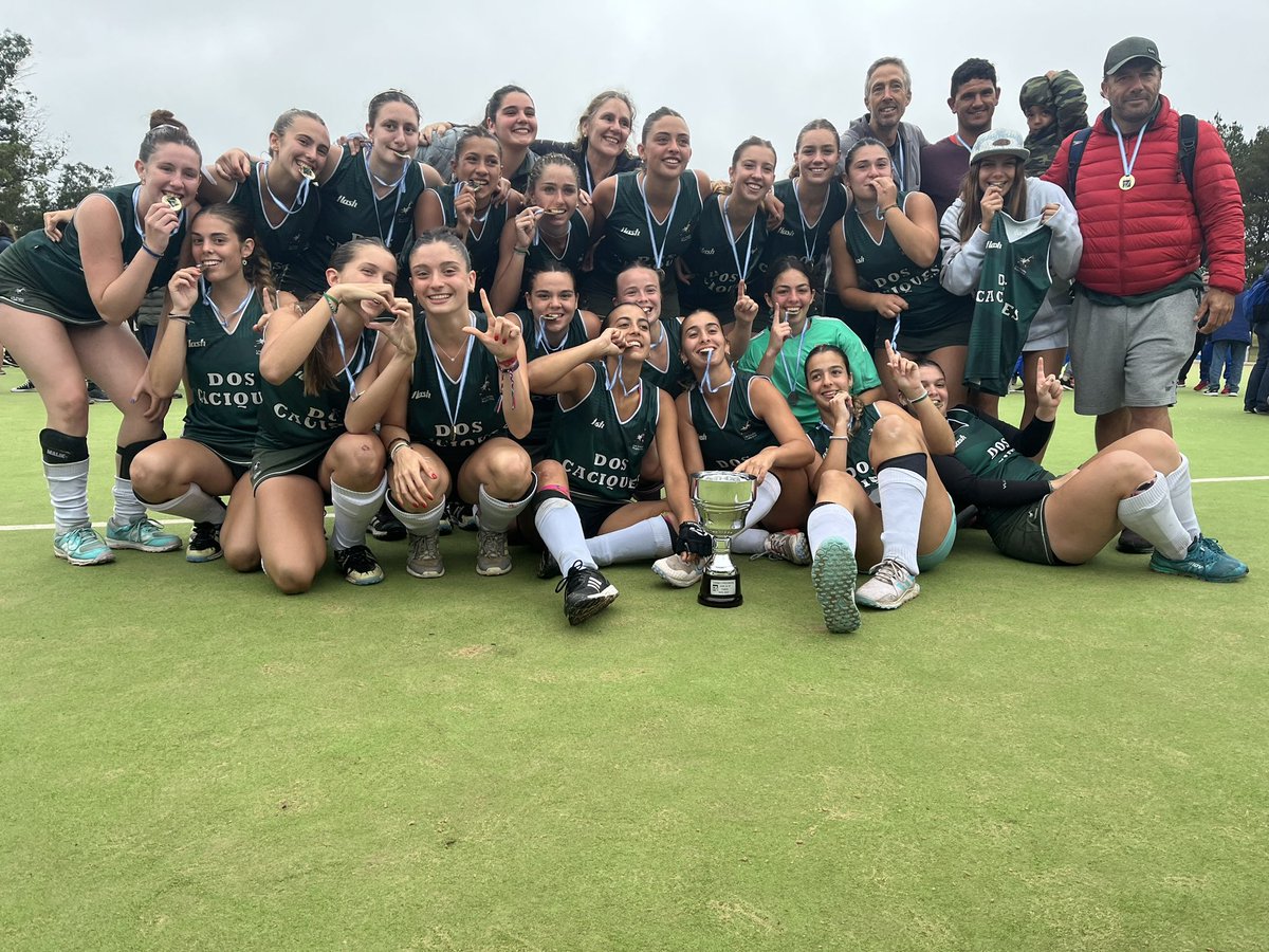 El equipo Sub 19 de hockey femenino venció 3-2 a Banco Provincia de Mar del Plata y se consagró Campeón Provincial. Felicitaciones a todo el plantel y cuerpo técnico.