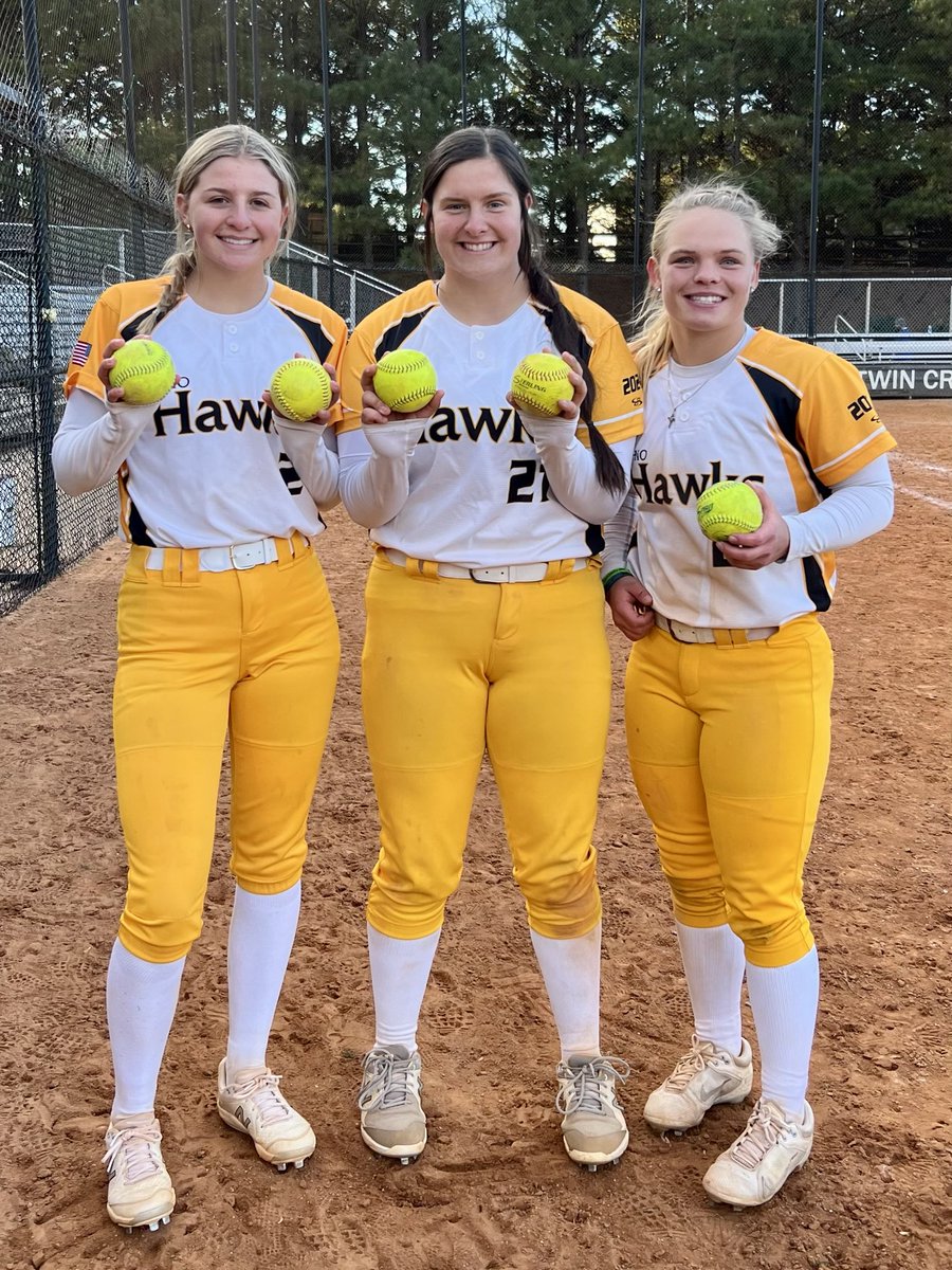 HawksHarbold's tweet image. It’s a strong finish this fall for ⁦@HawksHarbold⁩!  Made it to the final 8 at the PGF “Show me the Money”.  These athletes got 39 runs going 3-3 against the country’s best. Shout out to today’s HR hitters: ⁦
@mckenzoe1⁩ ⁦@sydney_skiver⁩ ⁦@MattiB1122⁩