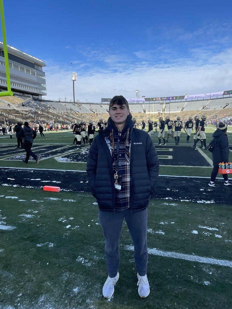 Thank you <a href="/BoilerFootball/">Purdue Football</a> for having me on gameday visit. Great facilities and amazing energy. #BoilerUp <a href="/Coach_RWallace/">Coach Ryan Wallace</a> <a href="/StXTigersFB/">Tiger Football</a>