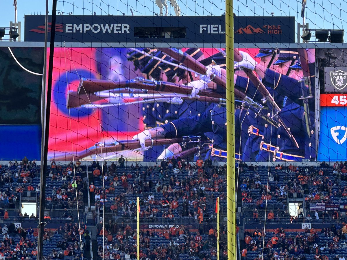 ERuns's tweet photo. Good thing the US Army Drill Team holds onto their rifles better than Gordon holds onto the football. #BroncosCountry https://t.co/FqMYAyvTcr