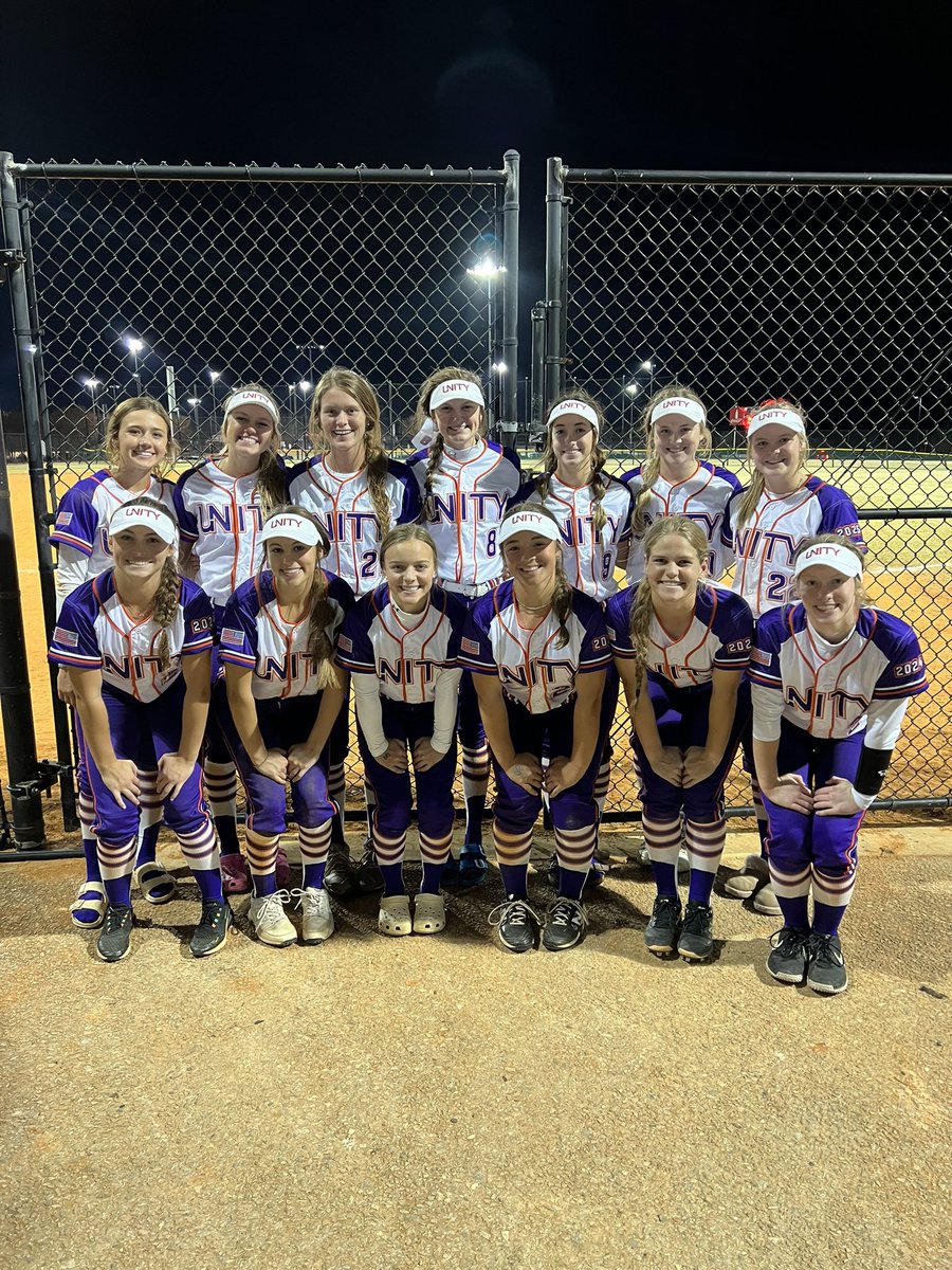 SE7ENSB7's tweet photo. Our fall season comes to and end finishing 3-2-1 on the weekend playing some good competition. Some great things to take away from the fall and some things we need to do better. But overall a successful start as our young ladies go to showcase themselves in front of a ton of https://t.co/j7CL2FpRo3
