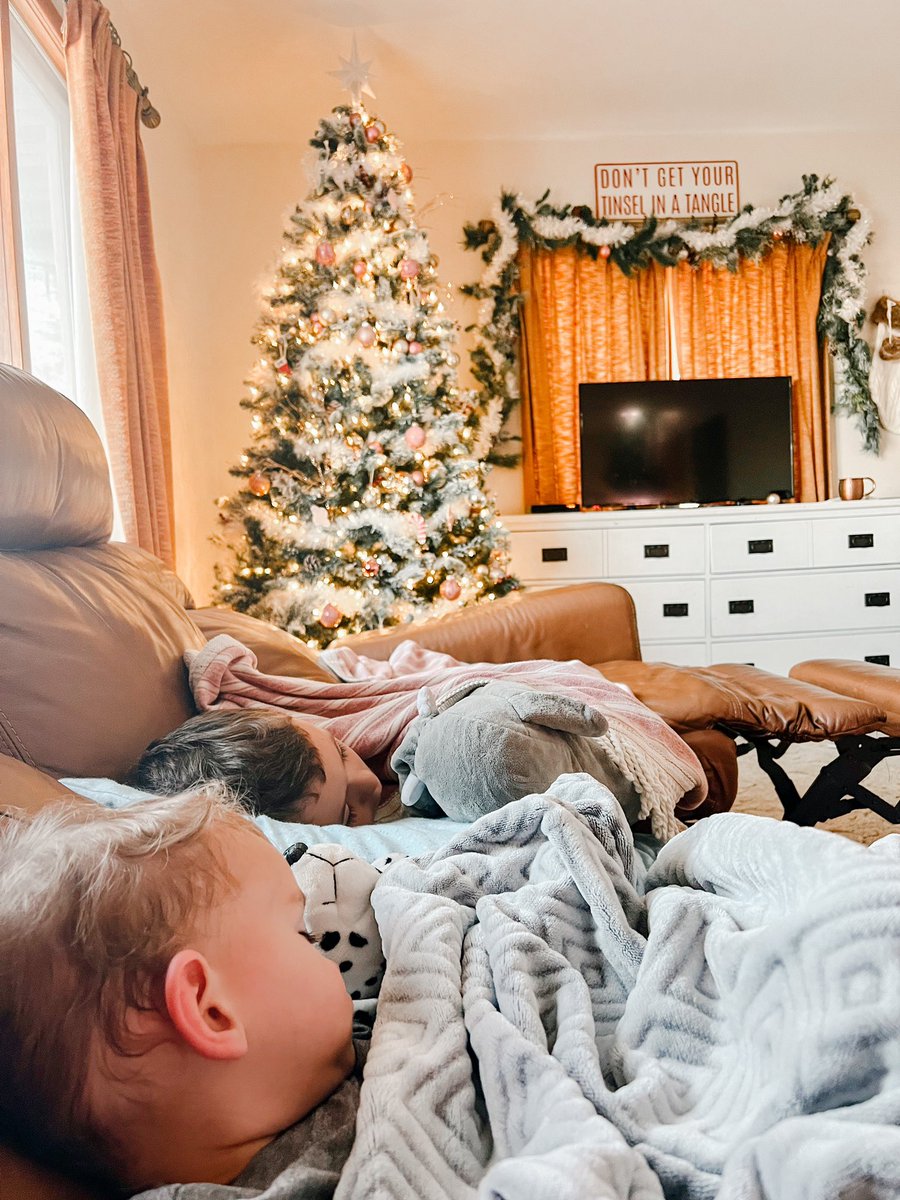 TayAlexandria's tweet photo. Christmas always seemed so magical as a kid.. and now I’m realizing the magic was my mom going the extra mile. I hope my boys feel that same holiday spirit ❤️🎄 https://t.co/0xz7XXAVv6